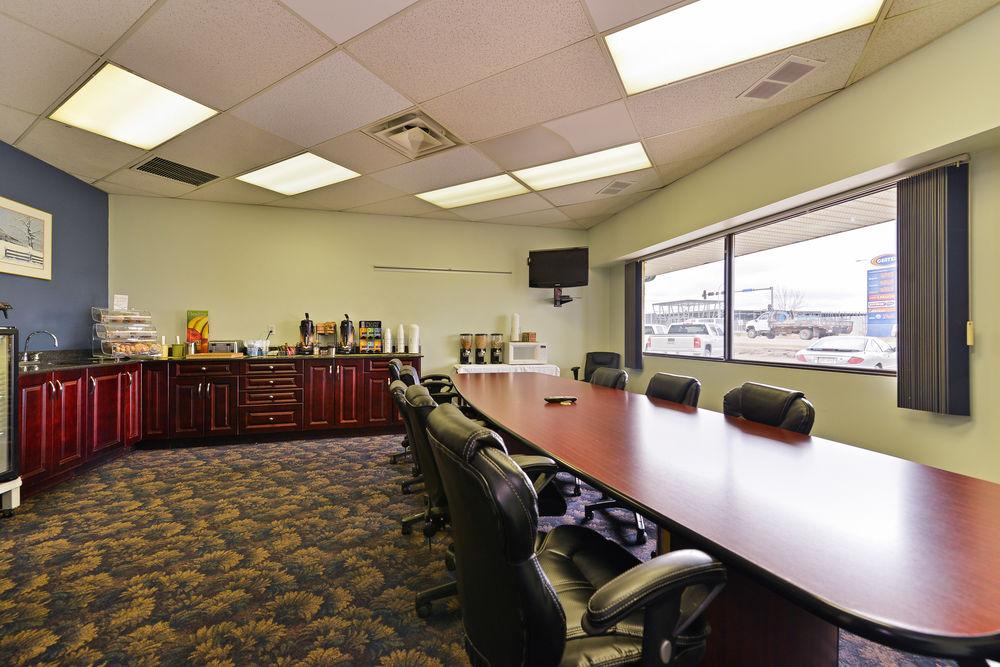 Ramada By Wyndham Edmonton Airport 3*