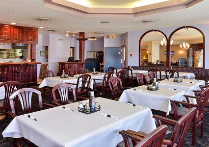 Ramada By Wyndham Edmonton Airport 3*