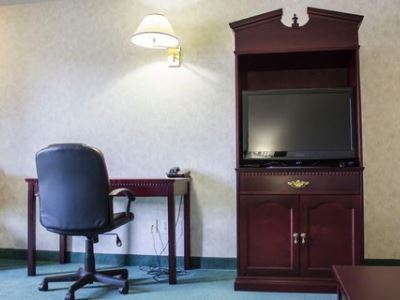 Ramada By Wyndham Edmonton Airport Hotel 3*