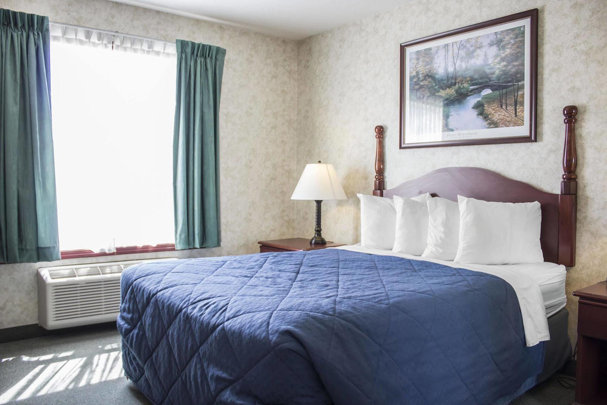 Hotel Ramada By Wyndham Edmonton Airport