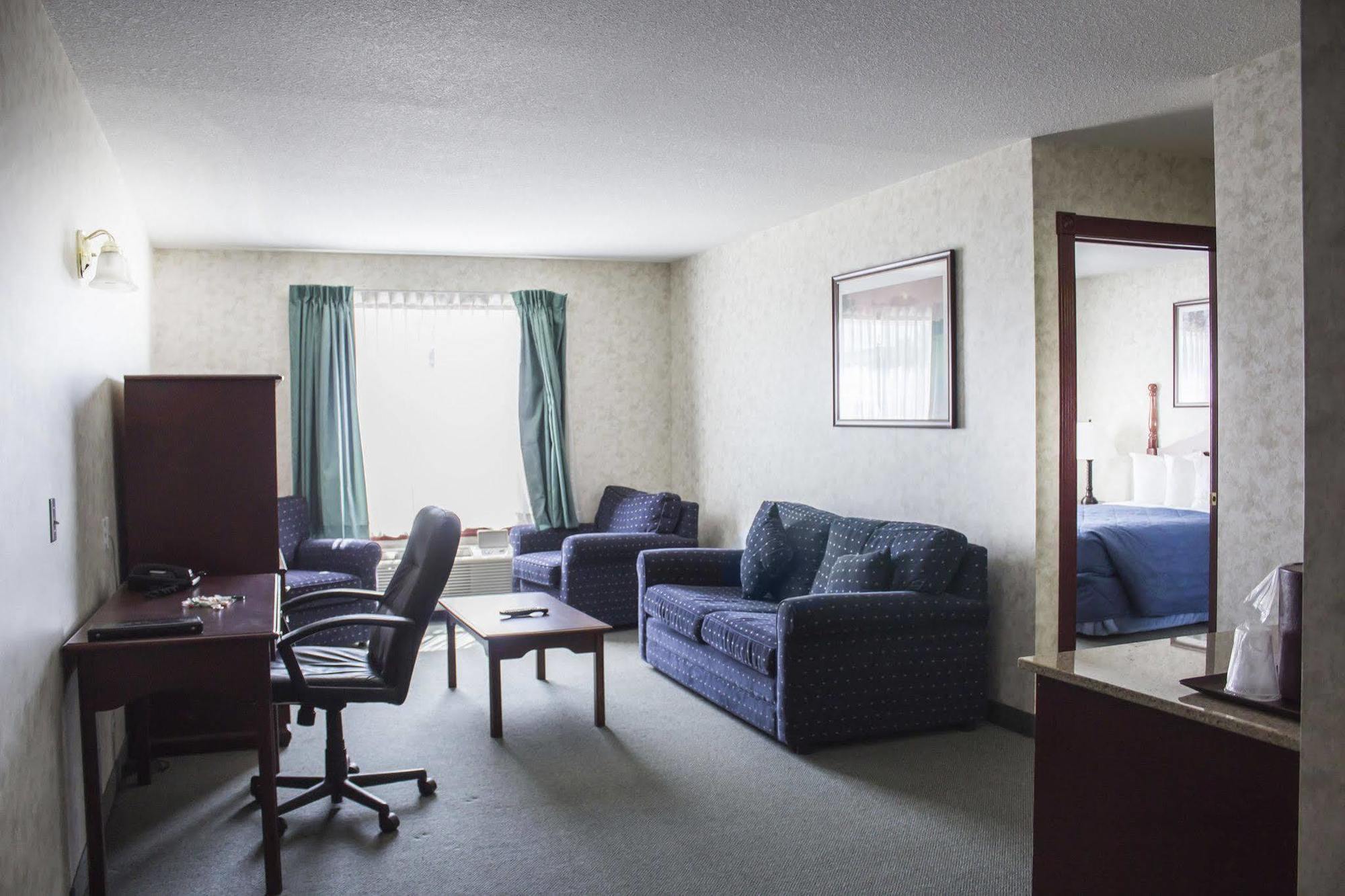 Ramada By Wyndham Edmonton Airport Hotel